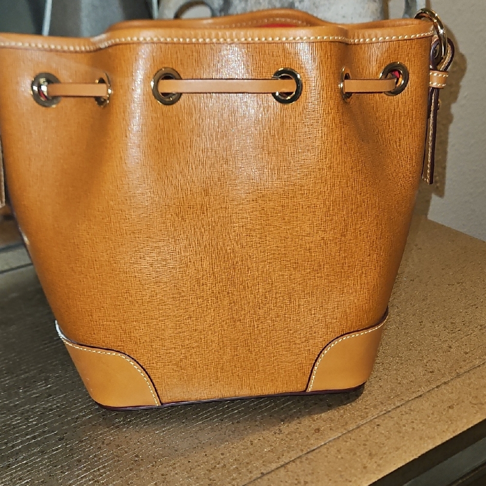 Dooney And Bourke Saffiano Drawstring Crossbody, Nwt - Picture 9 of 16